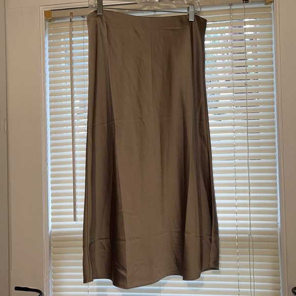 Silk Skirt - Picture 2 of 2